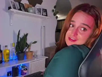 Stripchat Free Live Porn of evy_orange1