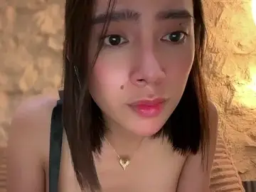 Stripchat Adult Webcam of GenesisCastillano