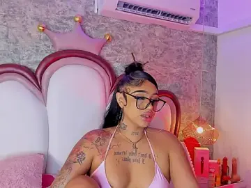 Stripchat Live Sex Cam of Mia_Jansen
