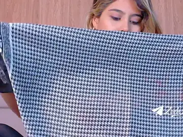 Stripchat Watch Live Sex Cams of ZoehAngel