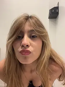 Stripchat Sex Cam of ZoehAngel