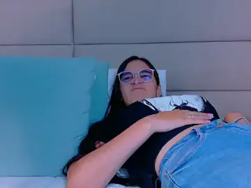 Stripchat Live Sex Cam of ZoehAngel
