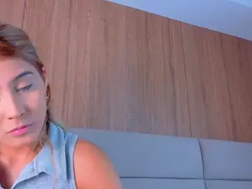 Stripchat Nude Webcam of ZoehAngel