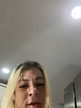 Stripchat Live Sex of lanahot-77