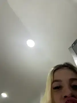 Stripchat Watch Live Sex Cams of lanahot-77