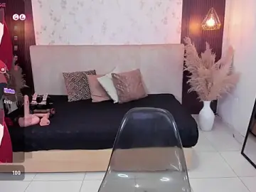 Stripchat Free Porn Cam of IvannaRosse_