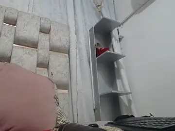 Stripchat Adult Webcam of KEYRA-MILLER-