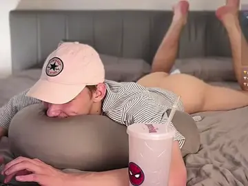 Stripchat Free Porn Cam of davey_ebash