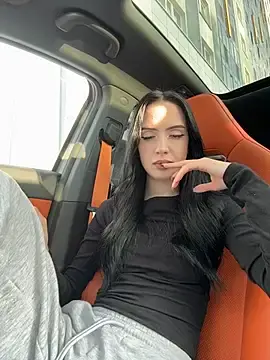Stripchat Live Sex Cam of flora_off