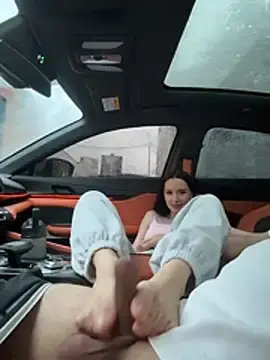 Stripchat Free Live Porn of flora_off