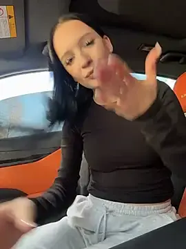 Stripchat Free Live Porn of flora_off