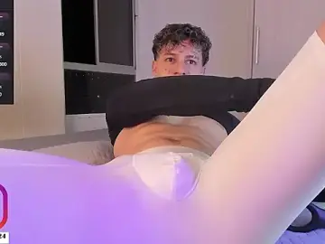 Stripchat Live Sex of DerekOlsen