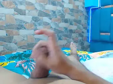 Stripchat Nude Webcam of tommyxpamela77