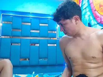 Stripchat Free Live Porn of tommyxpamela77