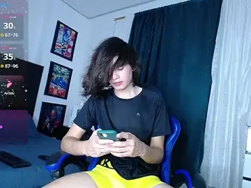 Stripchat Sex Cam of andyboy-