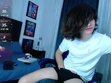 Stripchat Live Sex of andyboy-