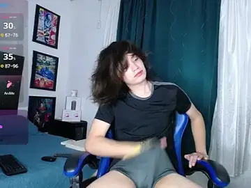 Stripchat Free Porn Cam of andyboy-