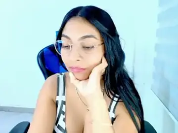 Stripchat Live Sex Cam of sophiax-x