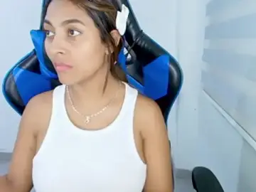 Stripchat Live Sex Cam of sophiax-x