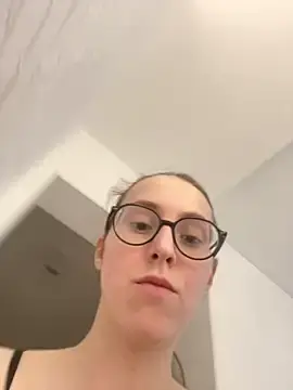 Stripchat Watch Live Sex Cams of MartiniiSelenna