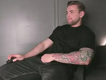 Stripchat Live Sex Cam of WayneWilson