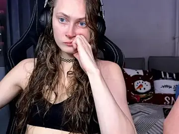 Stripchat Sex Cam of cutemilana_sexwife