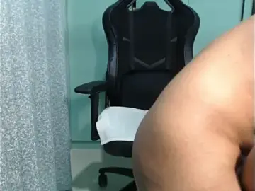 Stripchat Free Porn Cam of CuteRhea69