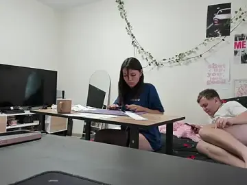 Stripchat Free Live Porn of MashkaRay