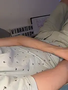 Stripchat Live Sex Cam of secret_dream415