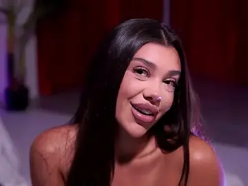 Stripchat Live Sex Cam of NatyDesiree