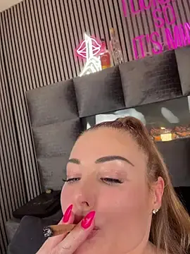 Stripchat Best live sex cam show of MilaMaaay