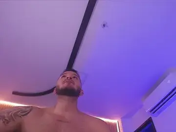 Stripchat Live Sex Cam of mister_miike
