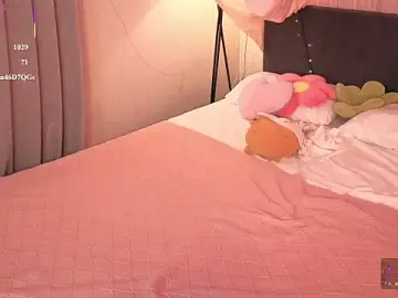 Stripchat Free Live Porn of lilly_Cherry_