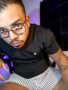 Stripchat Live Sex Cam of Naughty_Charly