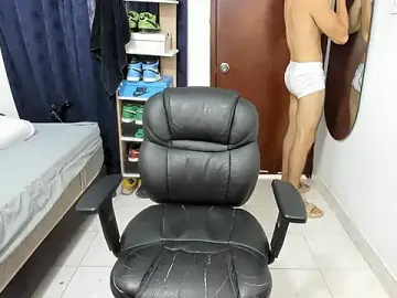 Stripchat Sex Cam of itstonnyX