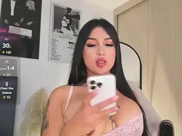 Stripchat Live Porn of hollyprincess_2