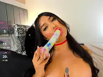 Stripchat Free Live Porn of hollyprincess_2