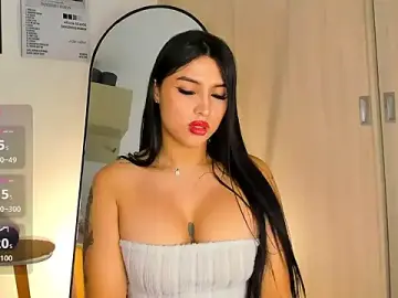 Stripchat Sex Cam of hollyprincess_2