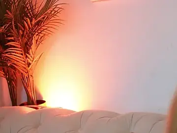 Stripchat Sex Cam of AileenKiss