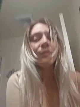 Stripchat Live Porn of ScarletCallings_420