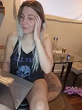 Stripchat Live Sex of ScarletCallings_420