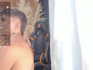 Stripchat Nude Webcam of DustinLevine