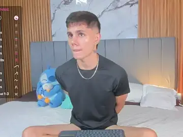 Stripchat Free Porn Cam of DustinLevine