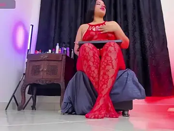 Stripchat Live Sex Cam of Roxahank