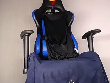 Stripchat Free Porn Cam of MAXJONES_2