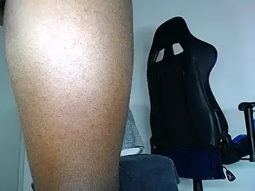 Stripchat Live Sex Cam of MAXJONES_2