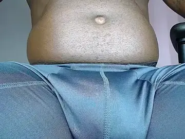 Stripchat Live Sex Cam of MAXJONES_2