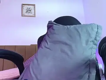 Stripchat Watch Live Sex Cams of Nikkenyx