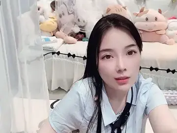 Stripchat Sex Cam of AKiKi711
