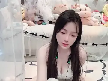 Stripchat Live Sex Cam of AKiKi711